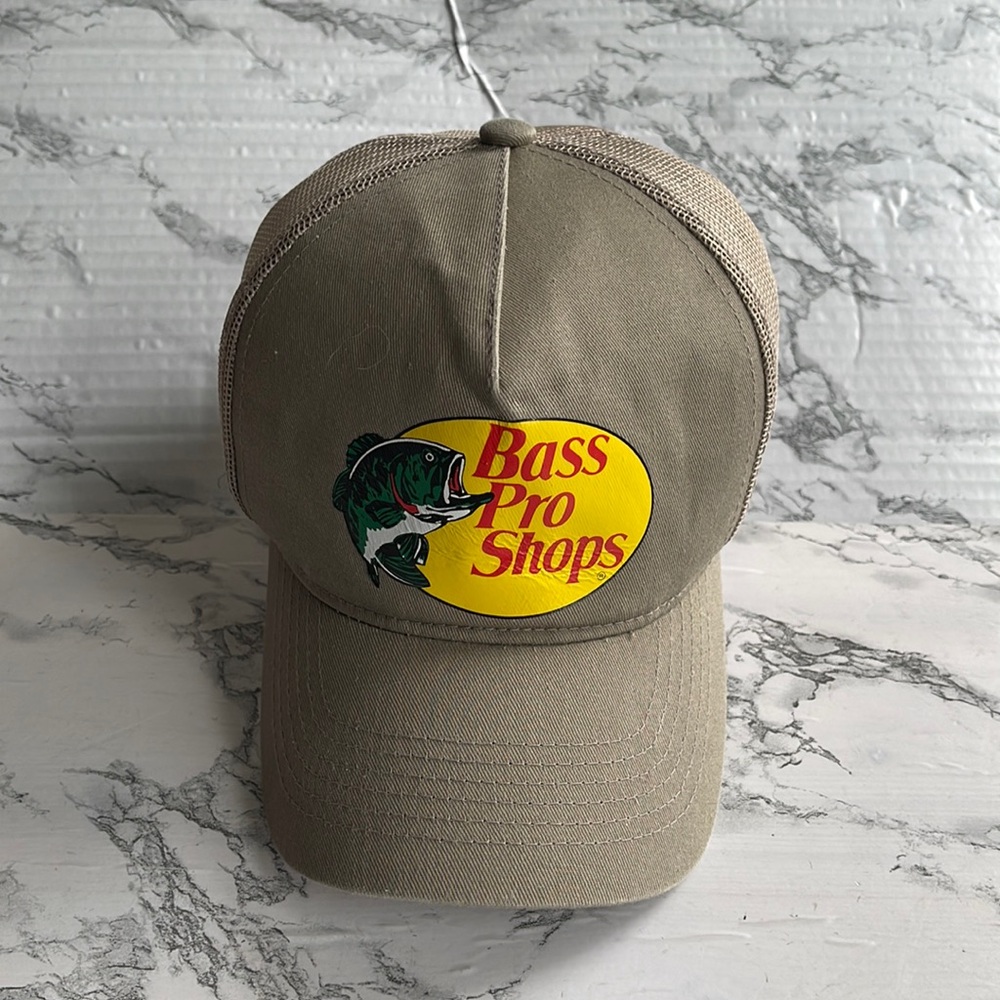 BASS PRO SHOPS BASEBALL CAP TAN COLOR WOTH SNAP BACK CLOSURE ONE SIZE